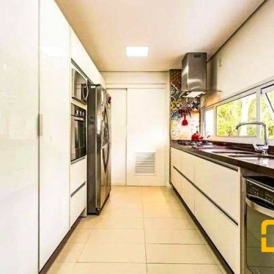 Apartamentos com 237m², 3 quartos, 3 suítes, 3 garagens, no bairro João Paulo em Florianópolis