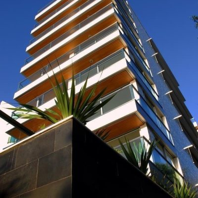 Apartamentos com 237m², 3 quartos, 3 suítes, 3 garagens, no bairro João Paulo em Florianópolis