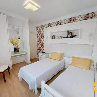 Casa com 276m², 5 quartos, 4 suítes, 4 garagens, no bairro Daniela em Florianópolis
