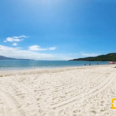 Casa com 276m², 5 quartos, 4 suítes, 4 garagens, no bairro Daniela em Florianópolis