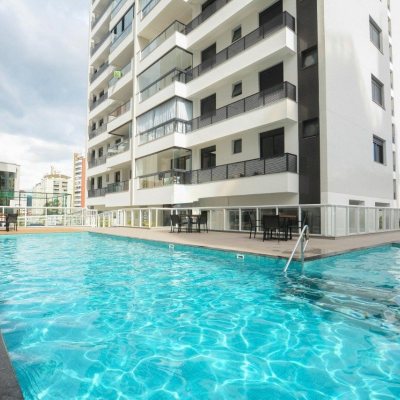 Apartamentos com 79m², 2 quartos, 1 suíte, 2 garagens, no bairro Centro em Florianópolis