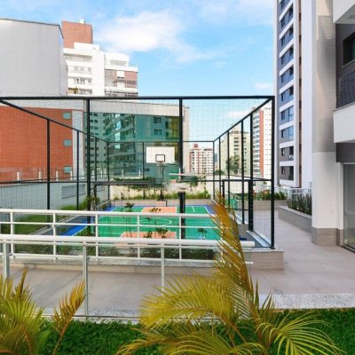 Apartamentos com 79m², 2 quartos, 1 suíte, 2 garagens, no bairro Centro em Florianópolis