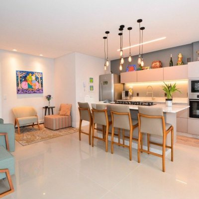 Apartamentos com 79m², 2 quartos, 1 suíte, 2 garagens, no bairro Centro em Florianópolis