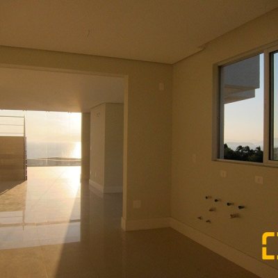 Casa em Condomínio com 461m², 3 quartos, 3 suítes, 4 garagens, no bairro Cacupé em Florianópolis