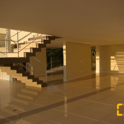 Casa em Condomínio com 461m², 3 quartos, 3 suítes, 4 garagens, no bairro Cacupé em Florianópolis