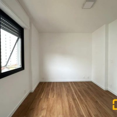 Apartamentos com 156m², 3 quartos, 3 suítes, 2 garagens, no bairro Centro em Florianópolis