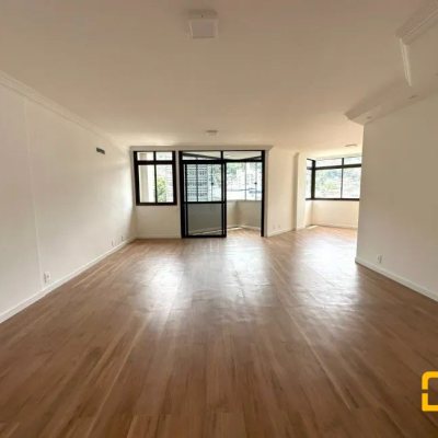 Apartamentos com 156m², 3 quartos, 3 suítes, 2 garagens, no bairro Centro em Florianópolis