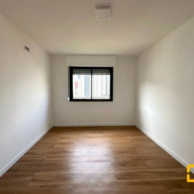 Apartamentos com 156m², 3 quartos, 3 suítes, 2 garagens, no bairro Centro em Florianópolis