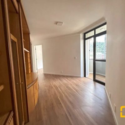 Apartamentos com 156m², 3 quartos, 3 suítes, 2 garagens, no bairro Centro em Florianópolis