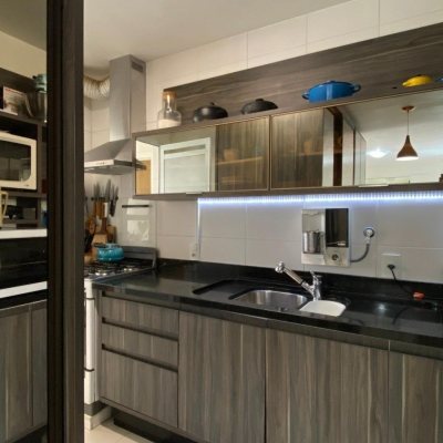 Apartamentos com 122m², 3 quartos, 1 suíte, 2 garagens, no bairro Itacorubi em Florianópolis