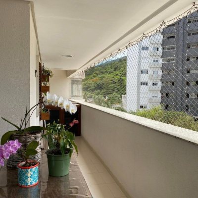 Apartamentos com 122m², 3 quartos, 1 suíte, 2 garagens, no bairro Itacorubi em Florianópolis