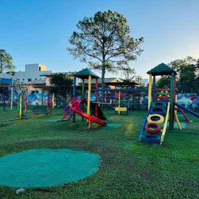 Casa Residencial com 138m², 3 quartos (sendo 1 suíte), 2 garagens, no bairro Campeche em Florianópolis