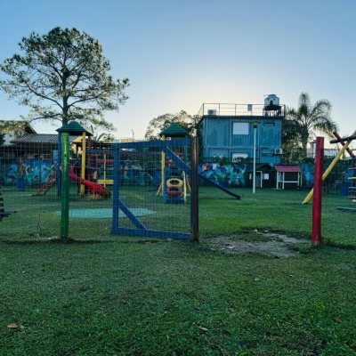 Casa Residencial com 138m², 3 quartos (sendo 1 suíte), 2 garagens, no bairro Campeche em Florianópolis