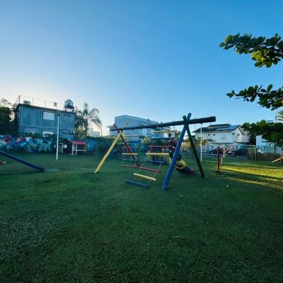 Casa Residencial com 138m², 3 quartos (sendo 1 suíte), 2 garagens, no bairro Campeche em Florianópolis