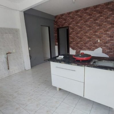 Casa Residencial com 229m², 5 quartos, 3 suítes, 6 garagens, no bairro Campeche em Florianópolis