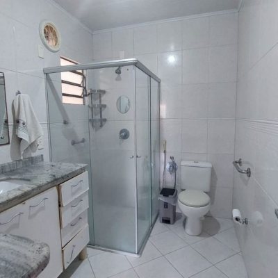 Casa Residencial com 229m², 5 quartos, 3 suítes, 6 garagens, no bairro Campeche em Florianópolis