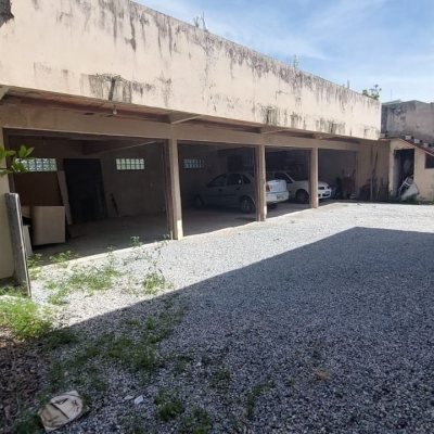 Casa Residencial com 229m², 5 quartos, 3 suítes, 6 garagens, no bairro Campeche em Florianópolis