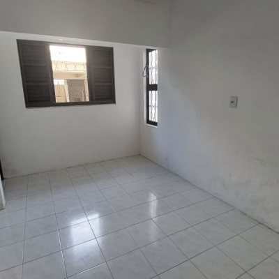 Casa Residencial com 229m², 5 quartos, 3 suítes, 6 garagens, no bairro Campeche em Florianópolis