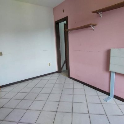 Casa Residencial com 229m², 5 quartos, 3 suítes, 6 garagens, no bairro Campeche em Florianópolis