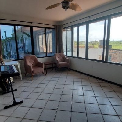 Casa Residencial com 229m², 5 quartos, 3 suítes, 6 garagens, no bairro Campeche em Florianópolis