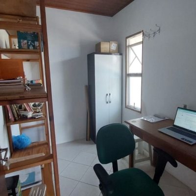 Casa Residencial com 229m², 5 quartos, 3 suítes, 6 garagens, no bairro Campeche em Florianópolis