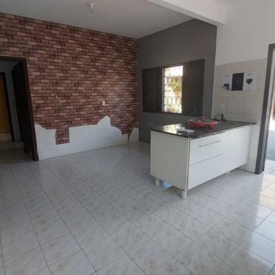 Casa Residencial com 229m², 5 quartos, 3 suítes, 6 garagens, no bairro Campeche em Florianópolis