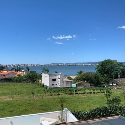 Casa Residencial com 450m², 6 quartos, 1 suíte, 4 garagens, no bairro Ponta De Baixo em São José