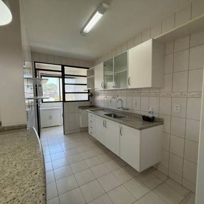 Apartamentos com 76m², 2 quartos, 1 suíte, 1 garagem, no bairro Centro em Florianópolis