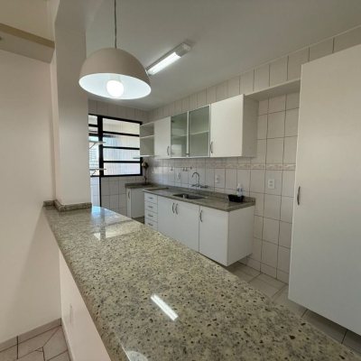 Apartamentos com 76m², 2 quartos, 1 suíte, 1 garagem, no bairro Centro em Florianópolis