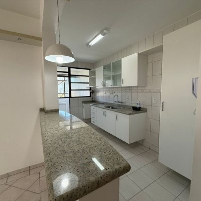 Apartamentos com 76m², 2 quartos, 1 suíte, 1 garagem, no bairro Centro em Florianópolis