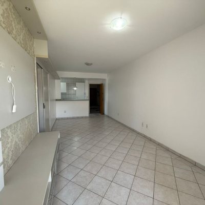 Apartamentos com 76m², 2 quartos, 1 suíte, 1 garagem, no bairro Centro em Florianópolis