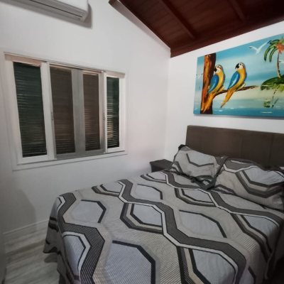 Chalé com 39m², 2 quartos, 1 garagem, no bairro Cachoeira Do Bom Jesus em Florianópolis