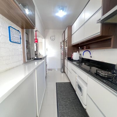 Apartamentos com 73m², 3 quartos, 1 garagem, no bairro Campinas em São José