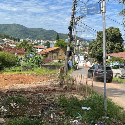 Terrenos Residenciais com 1350m², no bairro Itacorubi em Florianópolis