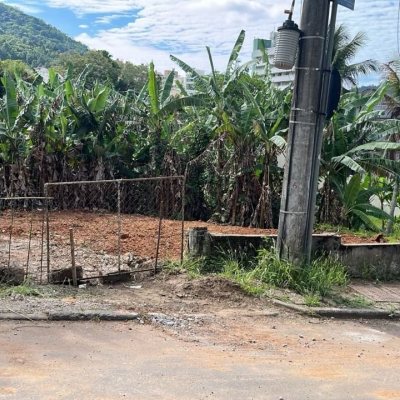 Terrenos Residenciais com 1350m², no bairro Itacorubi em Florianópolis