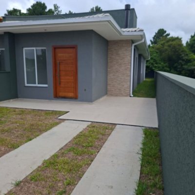 Casa Residencial com 93m², 3 quartos, 1 suíte, 1 garagem, no bairro São João do Rio Vermelho em Florianópolis