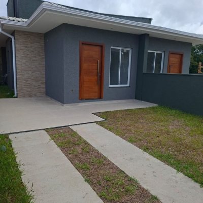 Casa Residencial com 93m², 3 quartos, 1 suíte, 1 garagem, no bairro São João do Rio Vermelho em Florianópolis
