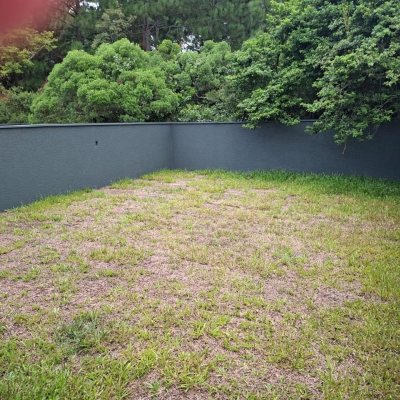 Casa Residencial com 93m², 3 quartos, 1 suíte, 1 garagem, no bairro São João do Rio Vermelho em Florianópolis