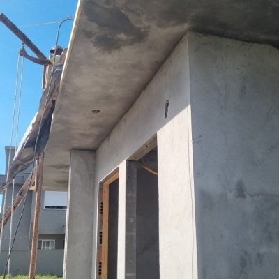 Casa Residencial com 93m², 3 quartos, 1 suíte, 1 garagem, no bairro São João do Rio Vermelho em Florianópolis