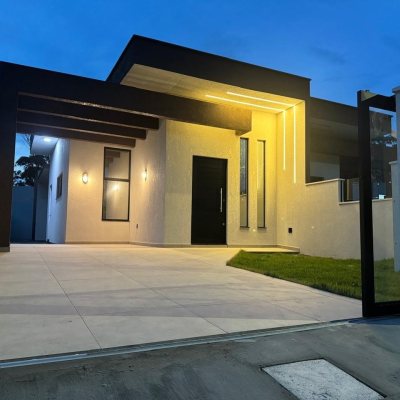 Casa Residencial com 79m², 2 quartos, 1 suíte, no bairro São João do Rio Vermelho em Florianópolis