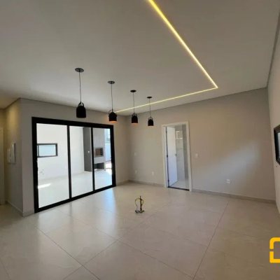 Casa em Condomínio com 239m², 4 quartos, 3 suítes, 4 garagens, no bairro São João do Rio Vermelho em Florianópolis