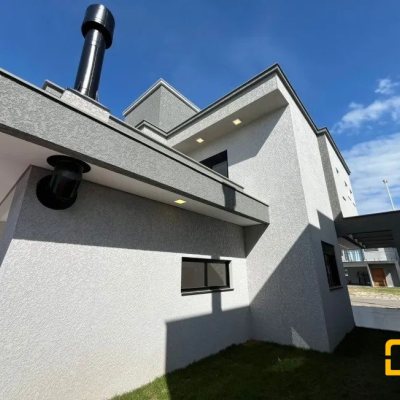 Casa em Condomínio com 239m², 4 quartos, 3 suítes, 4 garagens, no bairro São João do Rio Vermelho em Florianópolis