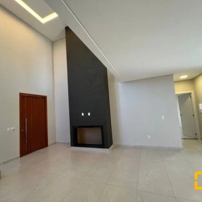 Casa em Condomínio com 239m², 4 quartos, 3 suítes, 4 garagens, no bairro São João do Rio Vermelho em Florianópolis