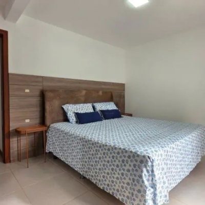 Casa com 135m², 3 quartos, 3 suítes, 2 garagens, no bairro Canasvieiras em Florianópolis