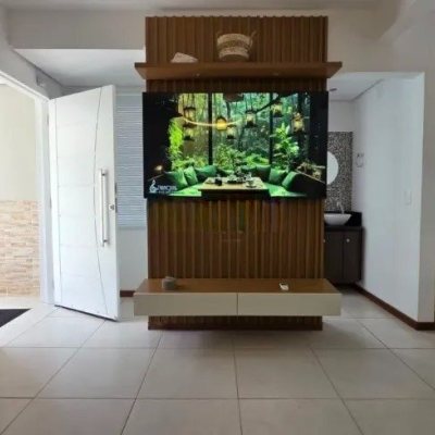 Casa com 135m², 3 quartos, 3 suítes, 2 garagens, no bairro Canasvieiras em Florianópolis