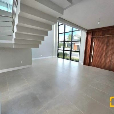 Casa em Condomínio com 320m², 4 quartos, 3 suítes, 4 garagens, no bairro Ratones em Florianópolis