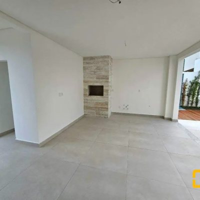 Casa em Condomínio com 320m², 4 quartos, 3 suítes, 4 garagens, no bairro Ratones em Florianópolis