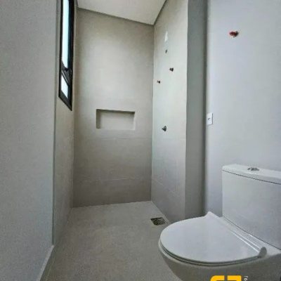 Casa em Condomínio com 320m², 4 quartos, 3 suítes, 4 garagens, no bairro Ratones em Florianópolis