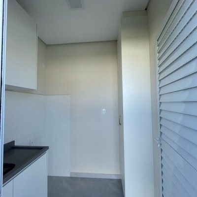 Casa em Condomínio com 197m², 4 quartos, 3 suítes, 4 garagens, no bairro São João do Rio Vermelho em Florianópolis