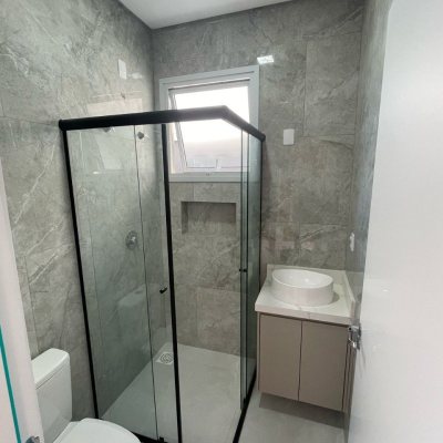 Casa em Condomínio com 197m², 4 quartos, 3 suítes, 4 garagens, no bairro São João do Rio Vermelho em Florianópolis